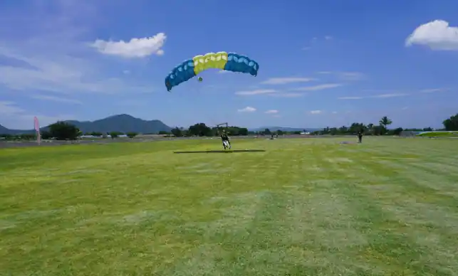 Zona de paracaidismo con vista al volcán  popocatépetl, Atlixco cuautla